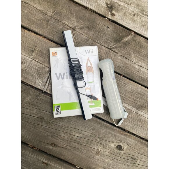 Nintendo Wii Sports Console Bundle With Wii Fit Complete In Box Tested - Picture 3 of 16